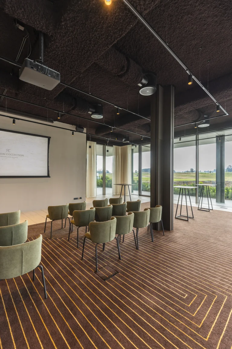 the_serpentine_radisson